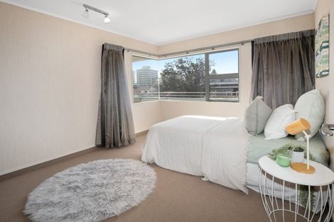 Photo of property in 10 The Mall, Mount Maunganui, 3116
