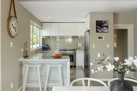 Photo of property in 27 Hillcrest Road, Otumoetai, Tauranga, 3110