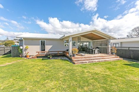 Photo of property in 104 Kiwi Road, Whangamata, 3620