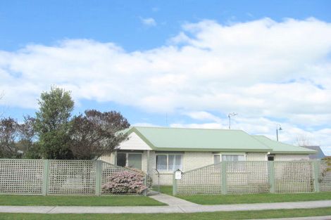 Photo of property in 27 Kane Road, Papamoa Beach, Papamoa, 3118