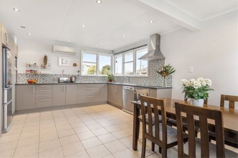 Photo of property in 61 Arimu Road, Papakura, 2110