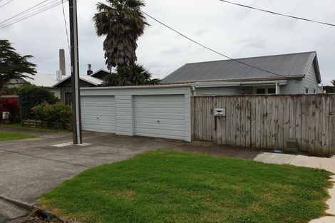 Photo of property in 6 Harbour Street, Moturoa, New Plymouth, 4310