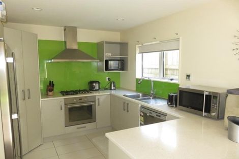 Photo of property in 17 Wantwood Grove, Churton Park, Wellington, 6037