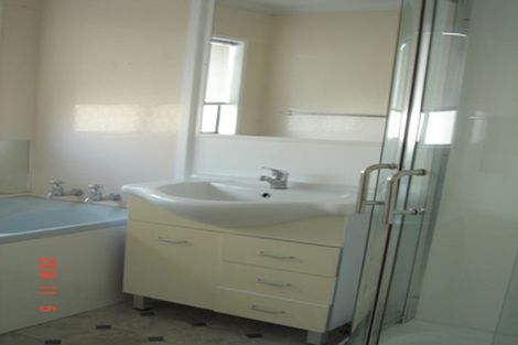 Photo of property in 36 Lewisham Street, Highland Park, Auckland, 2010