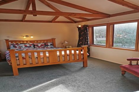 Photo of property in 5 Smith Street, Paekakariki, 5034