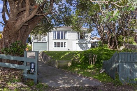 Photo of property in 116 Wellington Road, Paekakariki, 5034