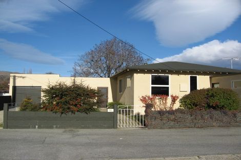 Photo of property in 12 Ray Street, Cromwell, 9310