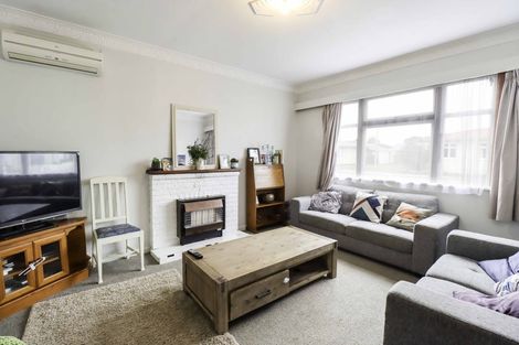 Photo of property in 33 Rewa Street, Takaro, Palmerston North, 4412