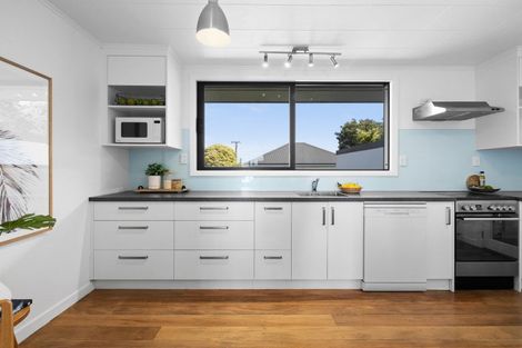 Photo of property in 77 The Esplanade, Westshore, Napier, 4110