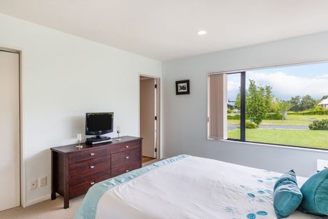 Photo of property in 35 Kinder Street, Acacia Bay, Taupo, 3330