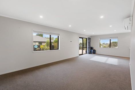 Photo of property in 21b Heta Road, Highlands Park, New Plymouth, 4312
