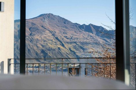 Photo of property in 50 Forest Heights, Wanaka, 9305