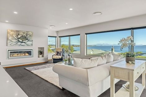 Photo of property in 174 Lake Terrace, Hilltop, Taupo, 3330