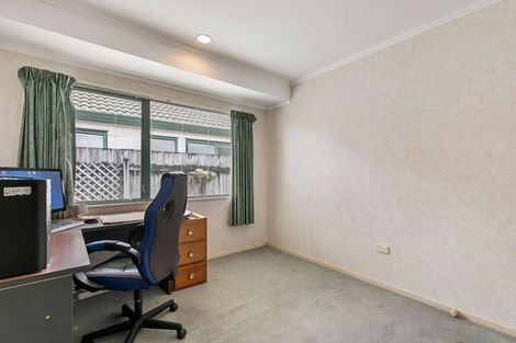 Photo of property in 1/11 Stewart Gibson Place, Manurewa, Auckland, 2105