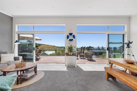 Photo of property in 5 Tama Road, Riversdale Beach, Masterton, 5872