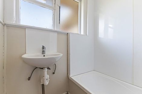 Photo of property in 12 Mattingley Street, Aranui, Christchurch, 8061