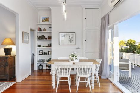 Photo of property in 2/18 Mariposa Crescent, Birkenhead, Auckland, 0626