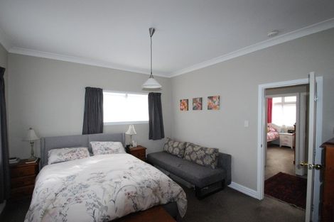 Photo of property in 70 Salford Street, Newlands, Wellington, 6037