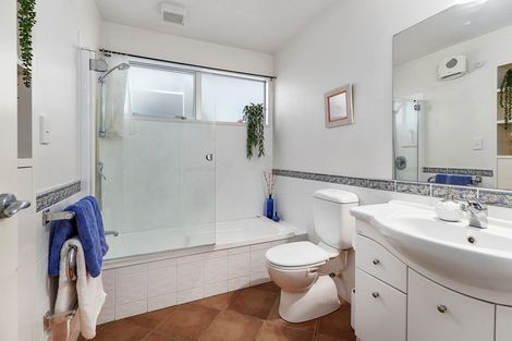 Photo of property in 123a Nevay Road, Miramar, Wellington, 6022