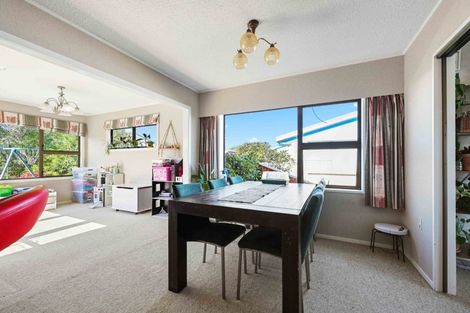 Photo of property in 8 Sandalwood Drive, Dinsdale, Hamilton, 3204