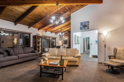 Photo of property in 215 Shaw Road, Titirangi, Auckland, 0604