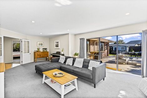 Photo of property in 31 Hadleigh Court, Paraparaumu, 5032