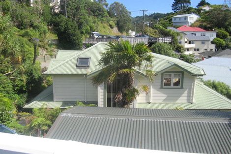 Photo of property in 64 Moana Road, Kelburn, Wellington, 6012