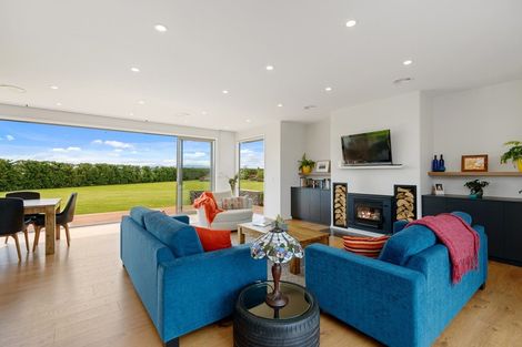 Photo of property in 30 Whitcombe Place, Darfield, 7571