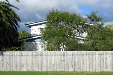 Photo of property in 18 Michael Road, Paraparaumu Beach, Paraparaumu, 5032