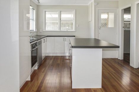 Photo of property in 5 Sutherland Crescent, Westbrook, Palmerston North, 4412