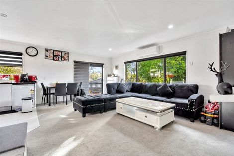 Photo of property in 2/38 Arlette Place, Massey, Auckland, 0614