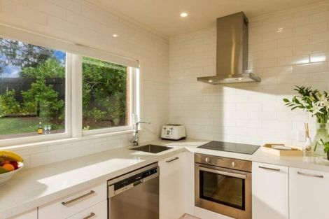 Photo of property in 2/1 Hythe Terrace, Mairangi Bay, Auckland, 0630