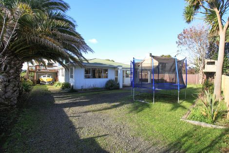 Photo of property in 3 Lorenzen Bay Road, Raglan, 3225