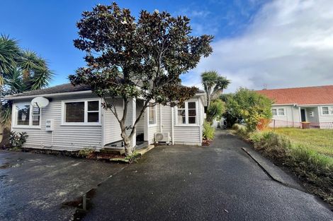 Photo of property in 6a Onewa Road, Northcote Point, Auckland, 0627