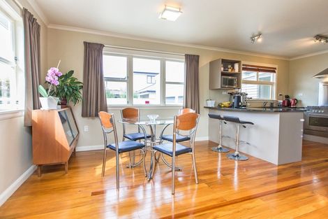 Photo of property in 4 Woodstock Place, Hokowhitu, Palmerston North, 4410