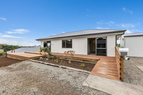 Photo of property in 21b Heta Road, Highlands Park, New Plymouth, 4312