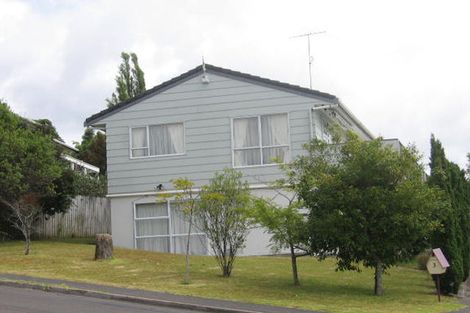 Photo of property in 3 Camilla Grove, Totara Vale, Auckland, 0629