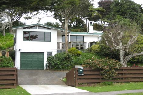 Photo of property in 15 Awanui Street, Merrilands, New Plymouth, 4312