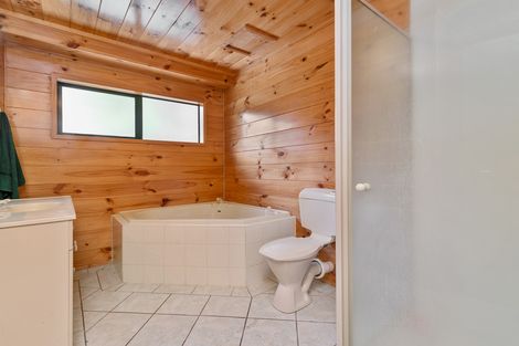 Photo of property in 70 Grand Vue Road, Kawaha Point, Rotorua, 3010