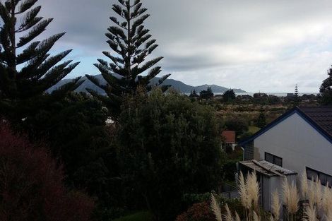 Photo of property in 21 Weggery Drive, Waikanae Beach, Waikanae, 5036