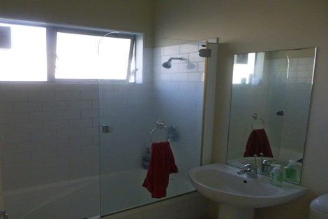 Photo of property in 1/306 Evans Bay Parade, Hataitai, Wellington, 6021