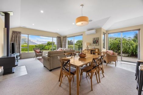 Photo of property in 5 Centre Crescent, Wanaka, 9305