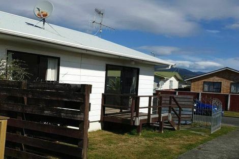 Photo of property in 8a Weymouth Grove, Wainuiomata, Lower Hutt, 5014
