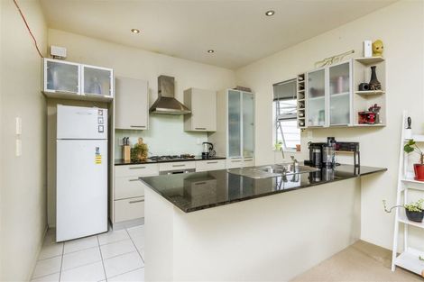 Photo of property in 5/40 Scarlet Oak Drive, Schnapper Rock, Auckland, 0632