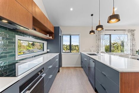 Photo of property in 120 Mangorei Road, Merrilands, New Plymouth, 4312