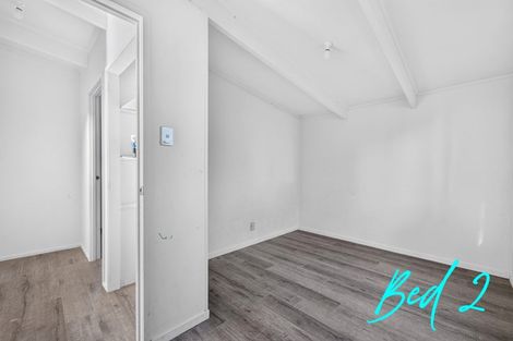 Photo of property in 5 Rangeview Road, Sunnyvale, Auckland, 0612