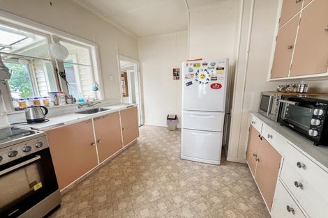 Photo of property in 37 Christian Street, Dannevirke, 4930