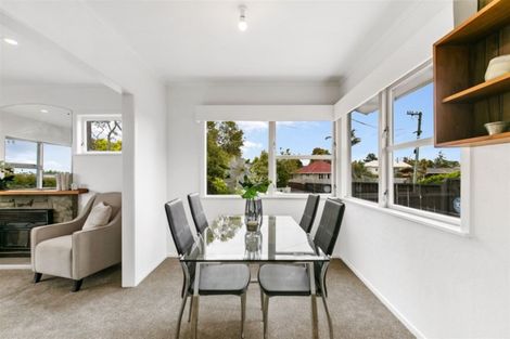 Photo of property in 14 Taupo Street, Green Bay, Auckland, 0604