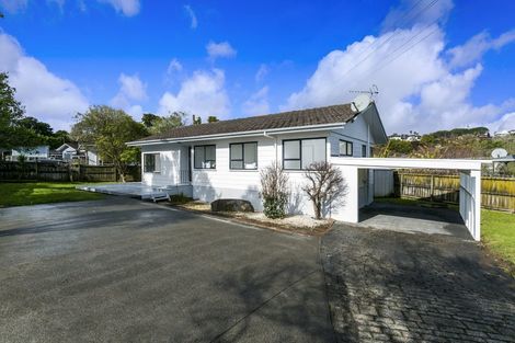 Photo of property in 11 Cabello Place, Unsworth Heights, Auckland, 0632