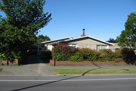 Photo of property in 352 Memorial Avenue, Burnside, Christchurch, 8053